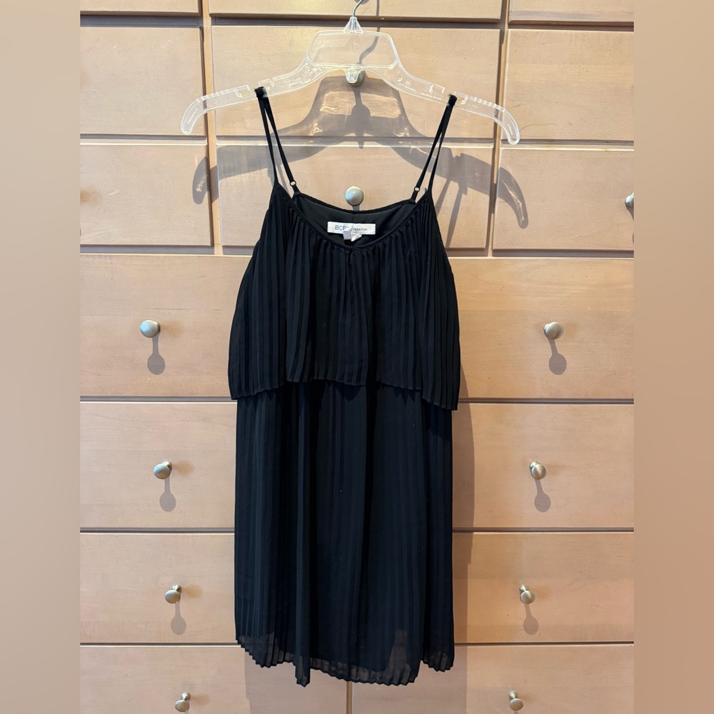 BCBGeneration Black Pleated Sleeveless Dress
